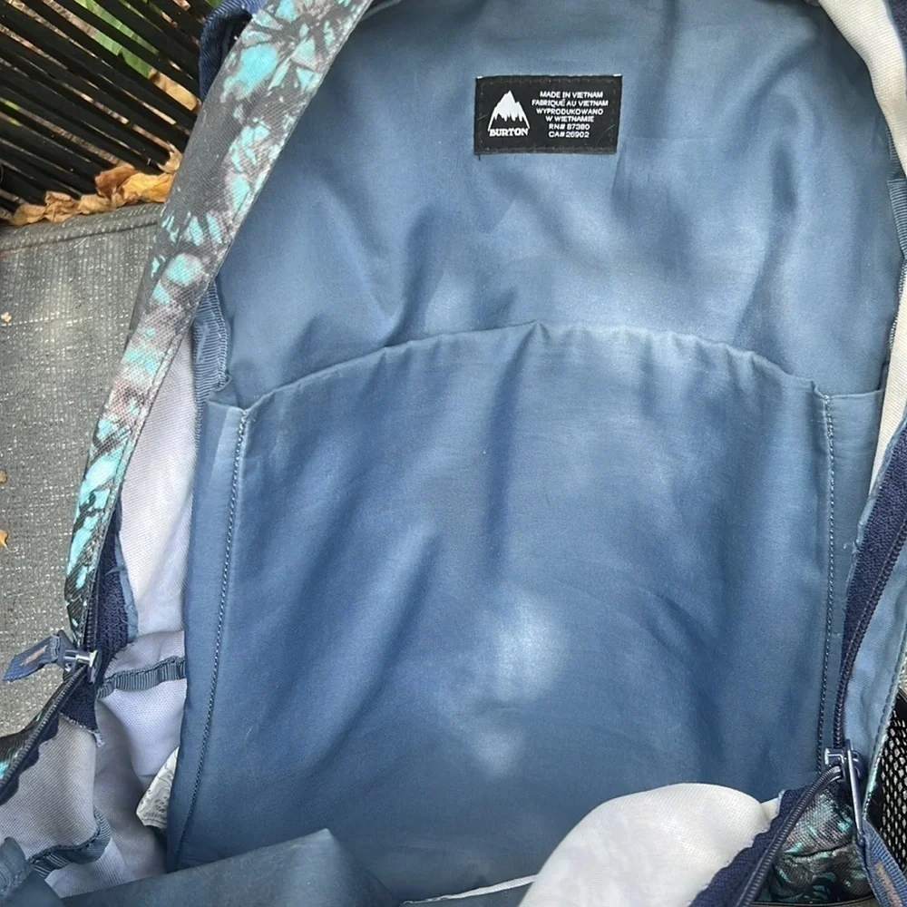 ▶️ Burton ◀️ Black and Blue Back Pack